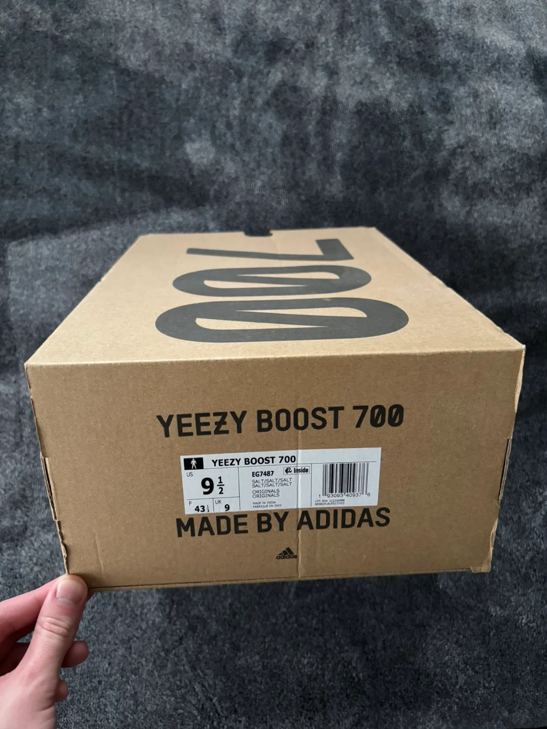 Yeezy 700 Boost Salt image indicator(8)