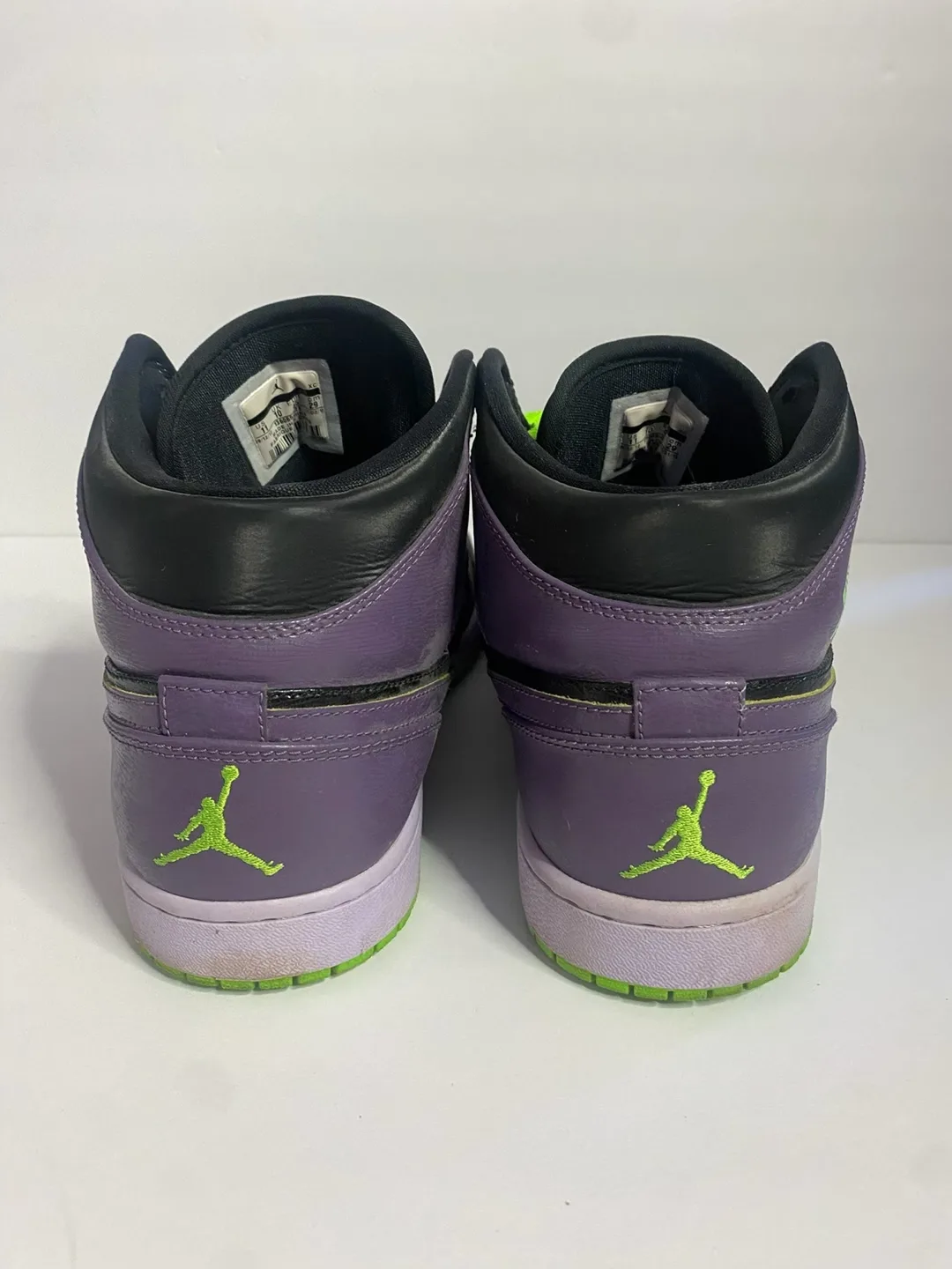 Air Jordan 1 Mid image indicator(3)