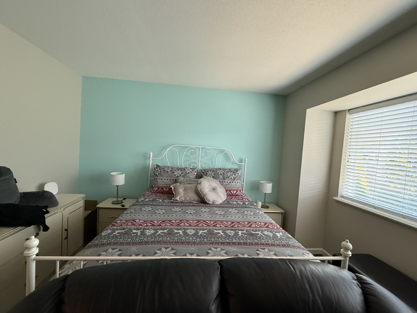 Queen Size Bed Frame & Mattress - photo 2