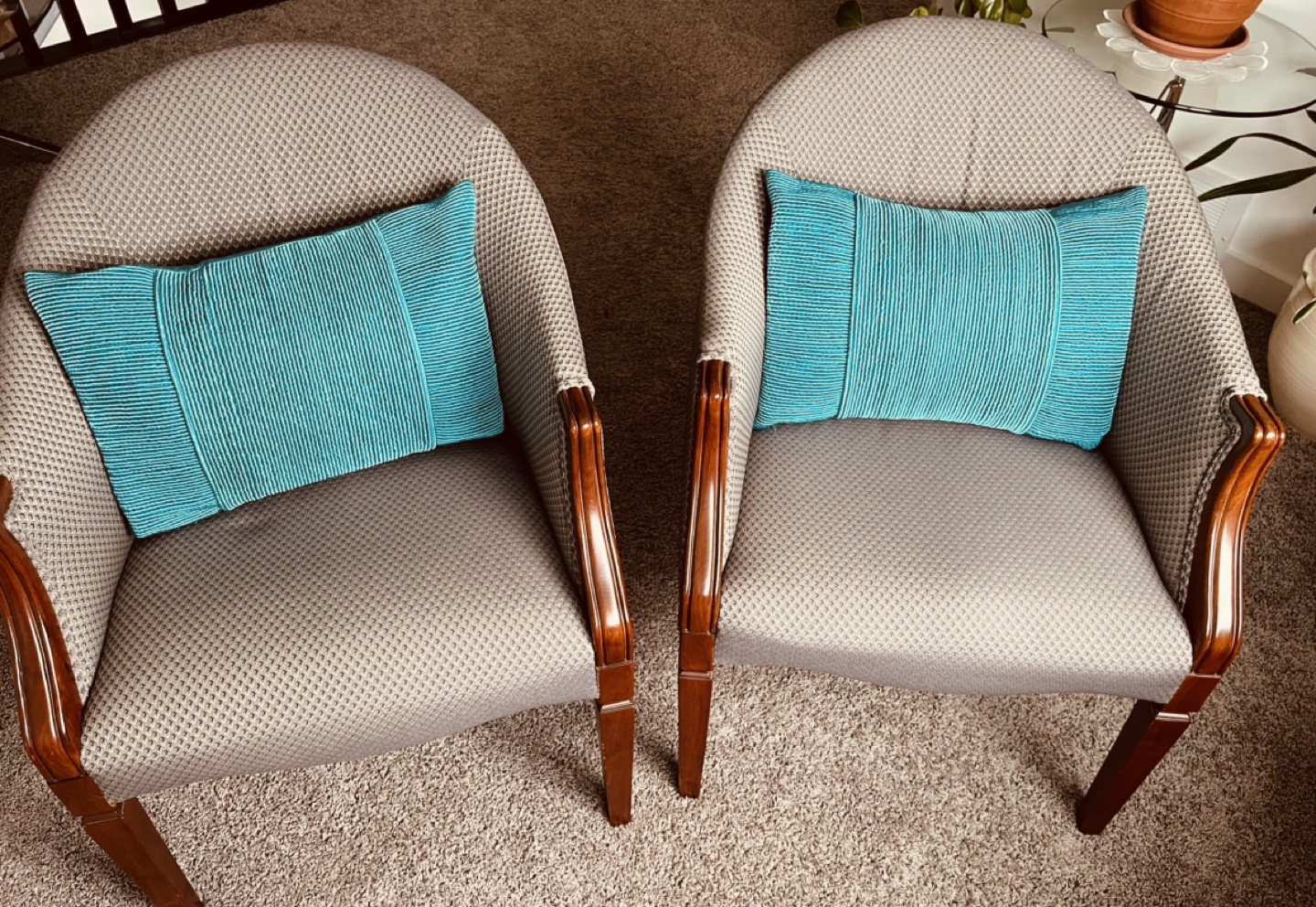Accent chairs