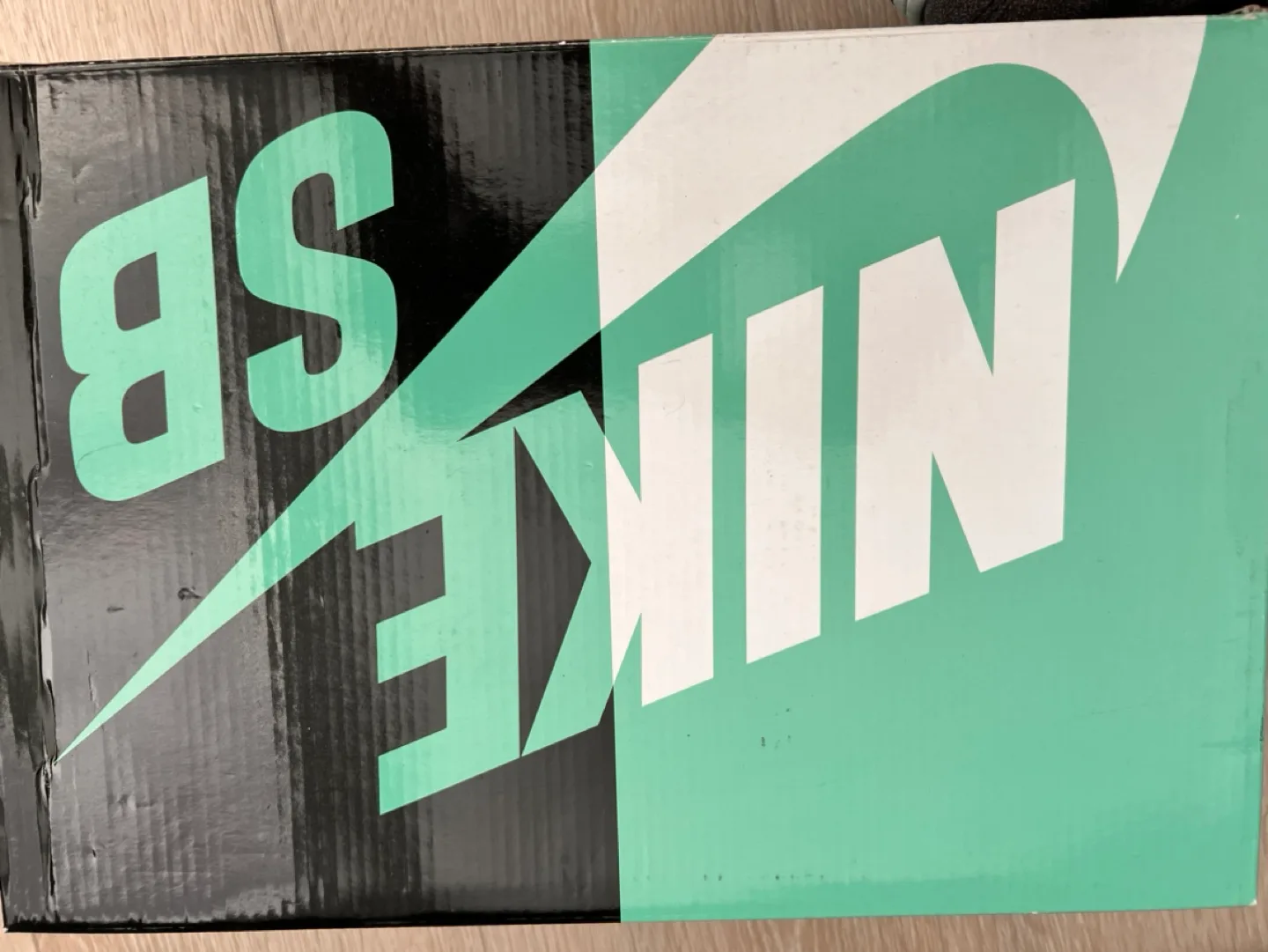 Nike Sb dunk low Beijing Metallic Gold image indicator(6)