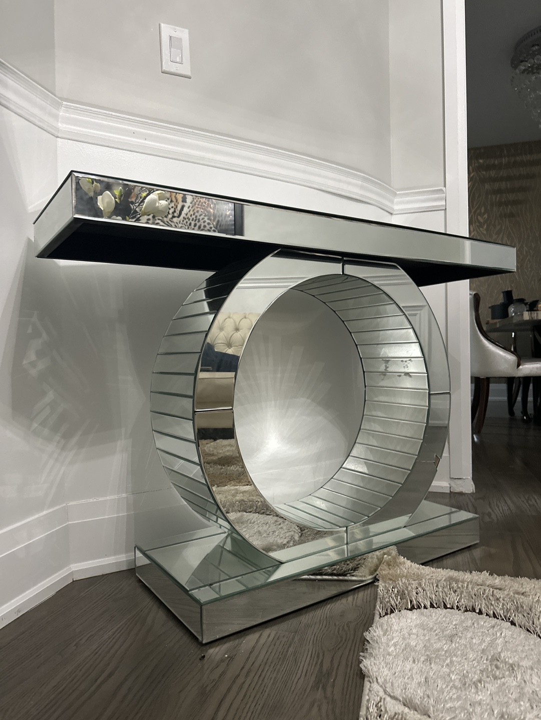 Elegant Mirrored Console Table - photo 3