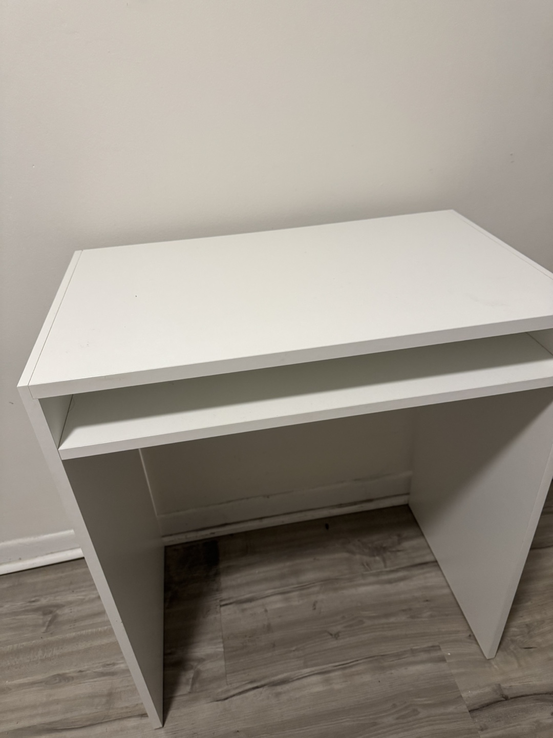 White Computer Desk with Keyboard Tray - photo 3