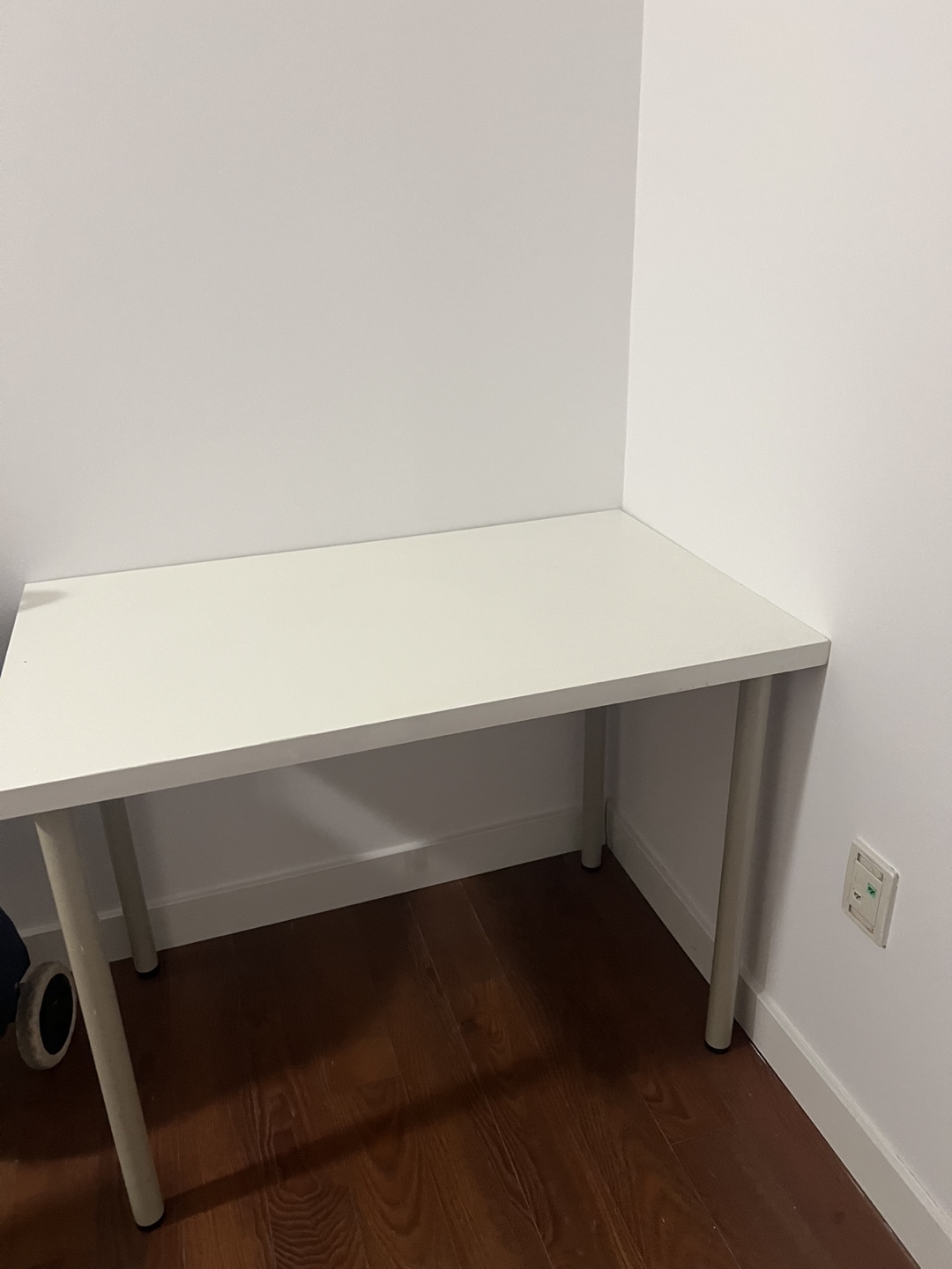 White Desk - photo 2