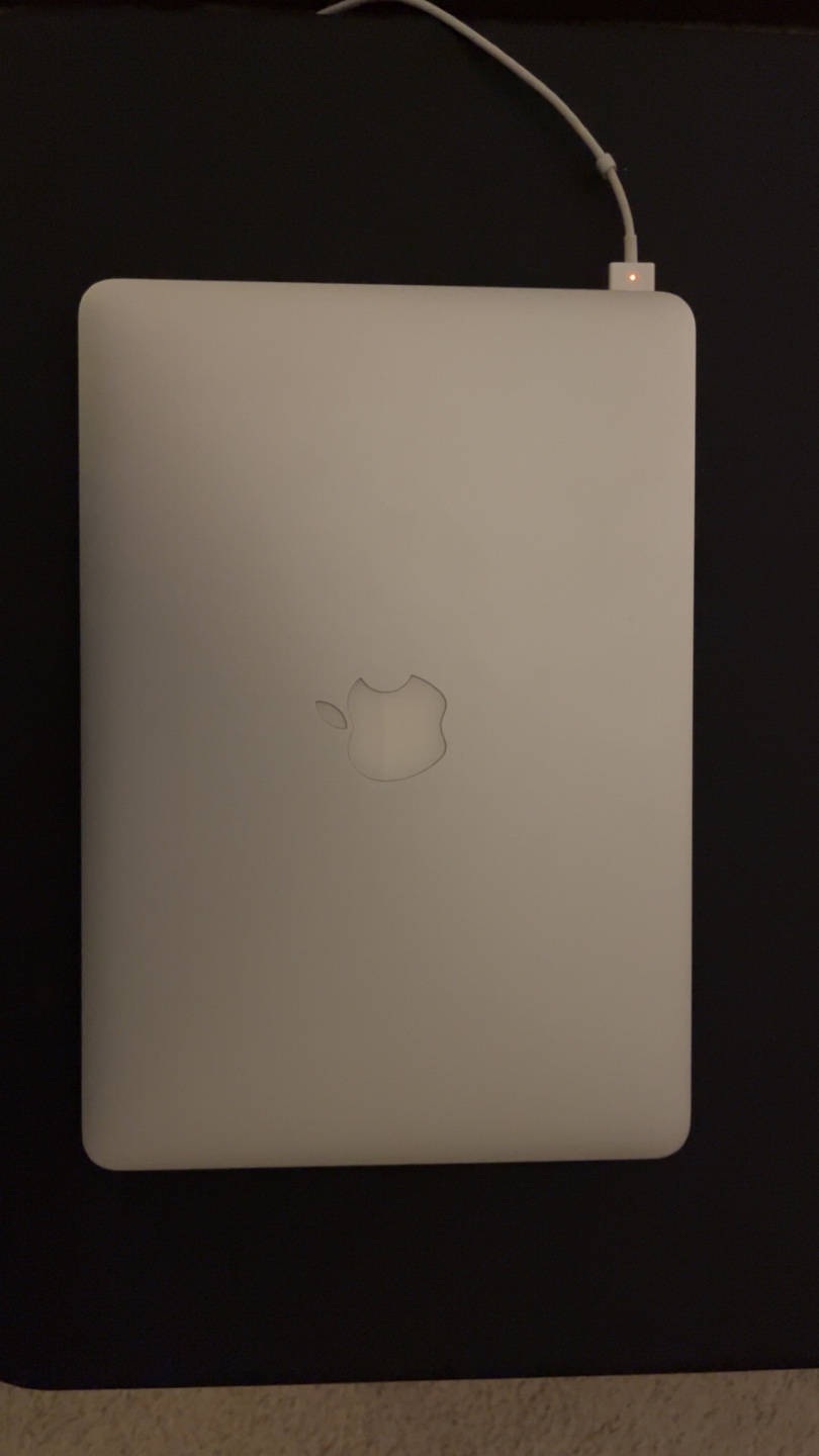 Apple MacBook Pro Laptop