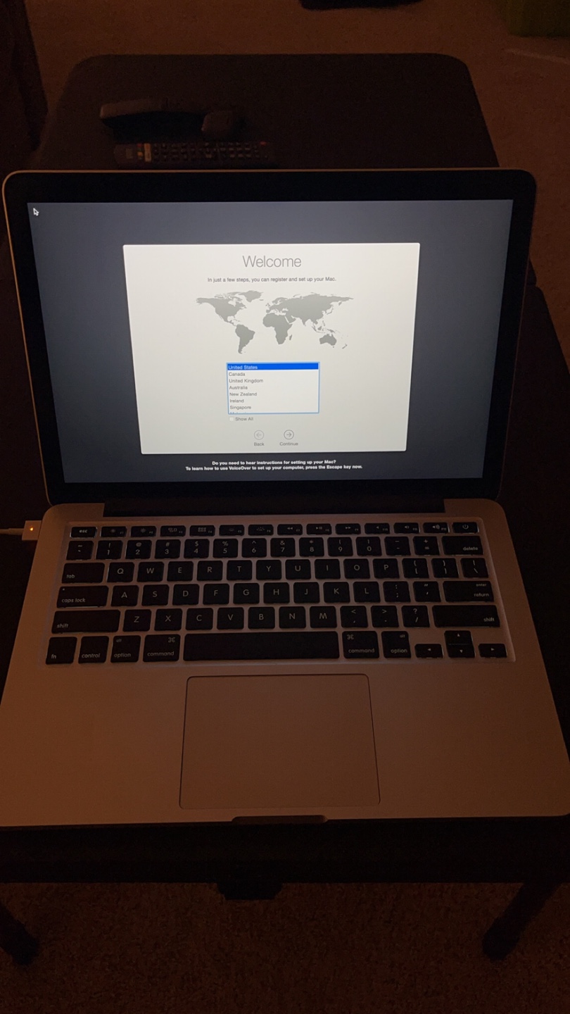 Apple MacBook Pro Laptop - photo 2