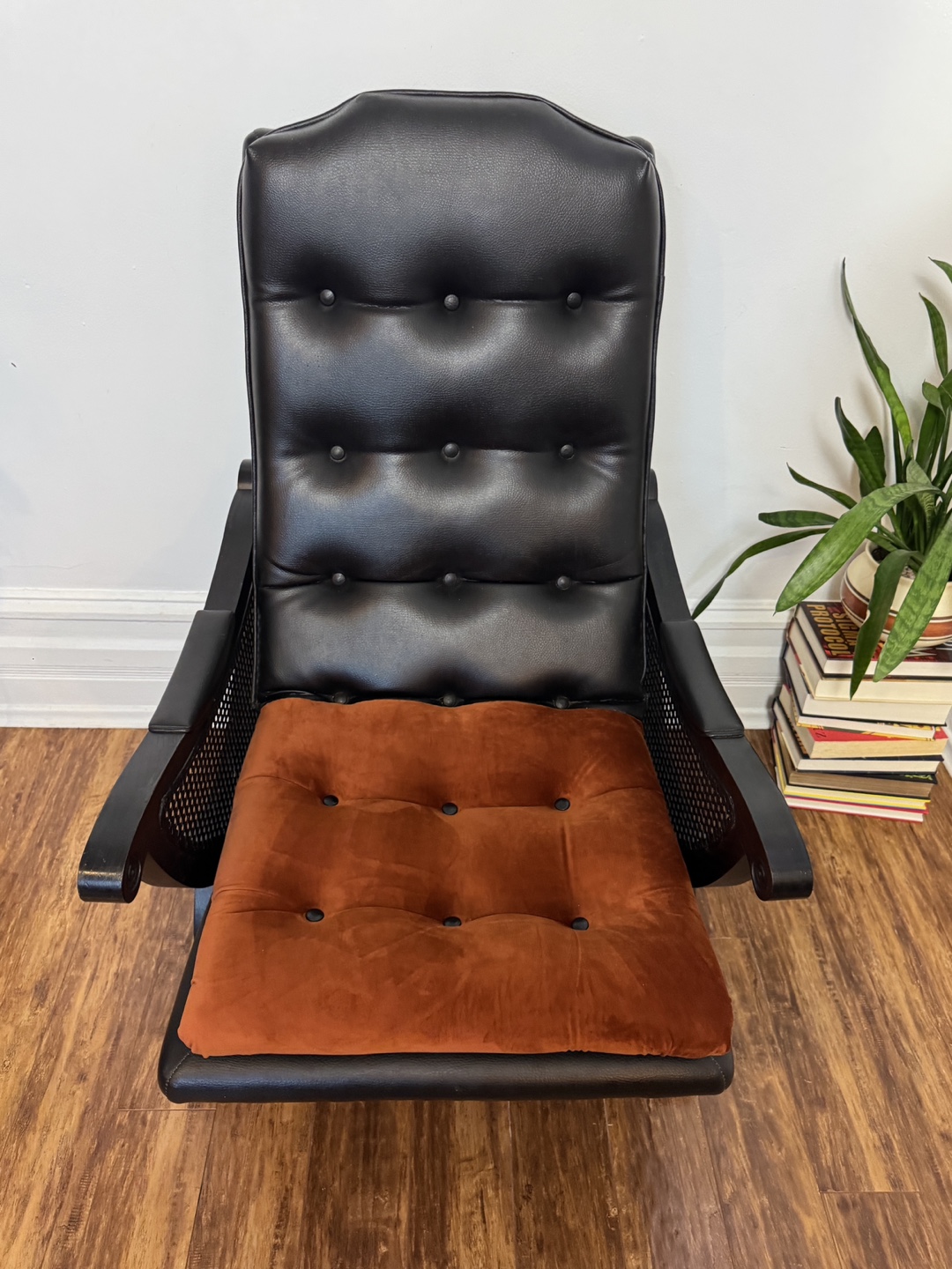 Vintage 60s Black Vinyl & Velvet Armchair - photo 3