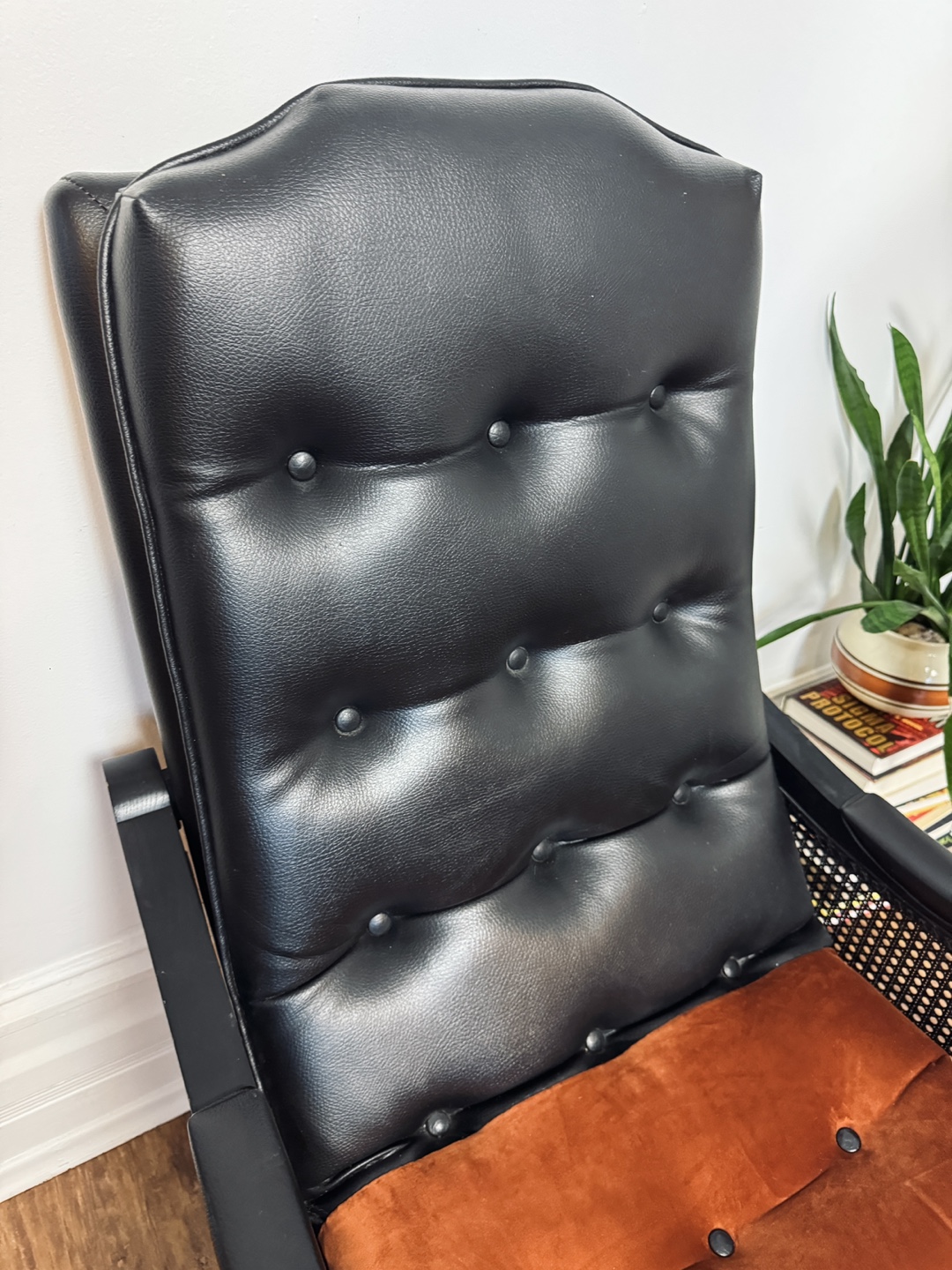 Vintage 60s Black Vinyl & Velvet Armchair - photo 2