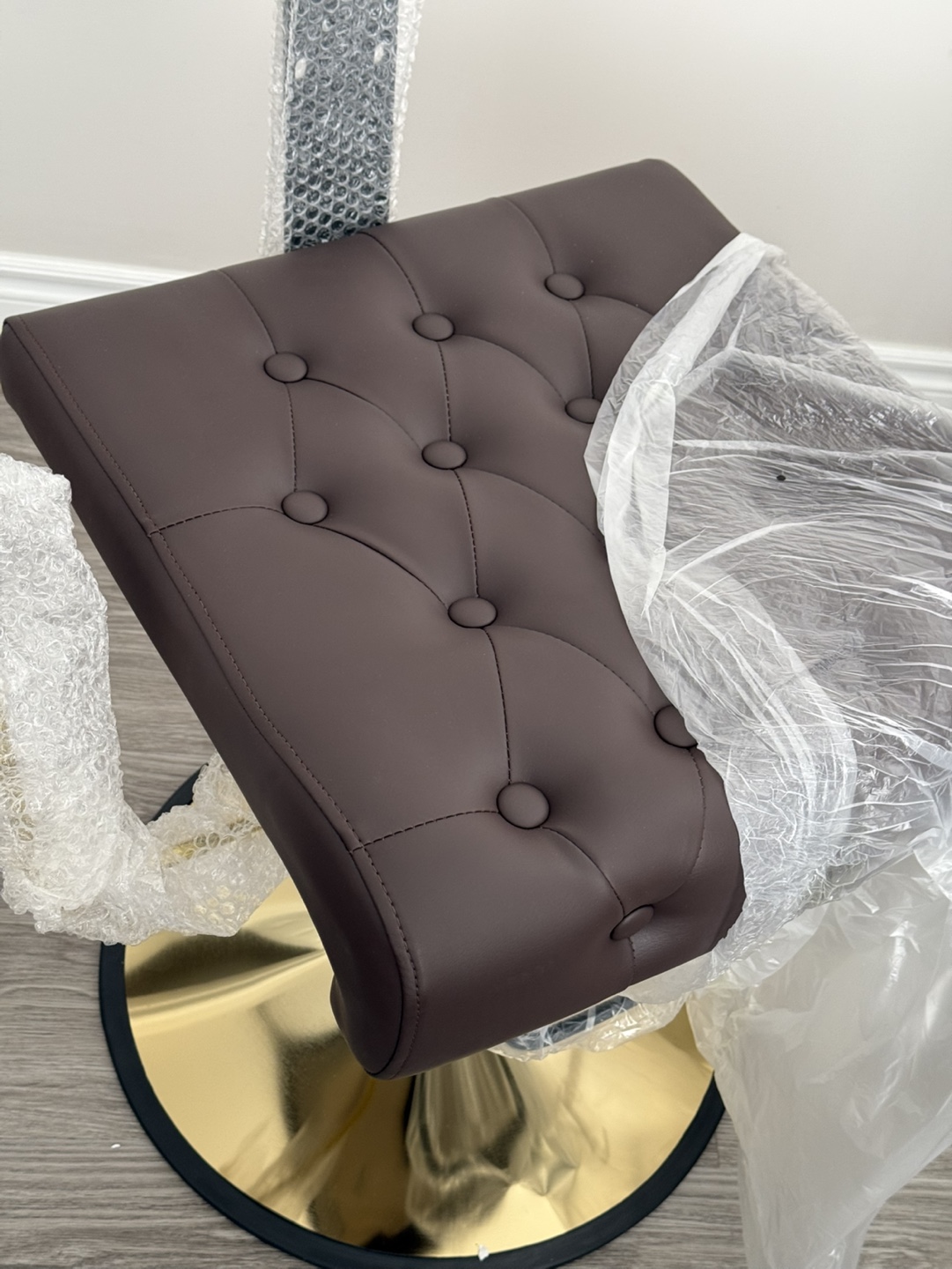 LUXMARS Adjustable Hydraulic Barber Chair - Brown - photo 2