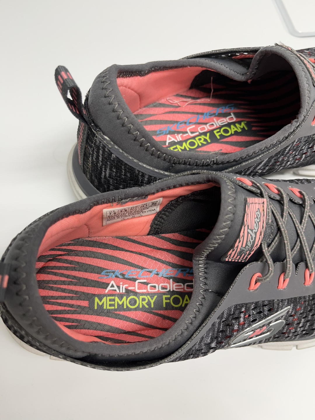 Women’s Skechers Air-Cooled Memory Foam Size 7.5 - photo 2