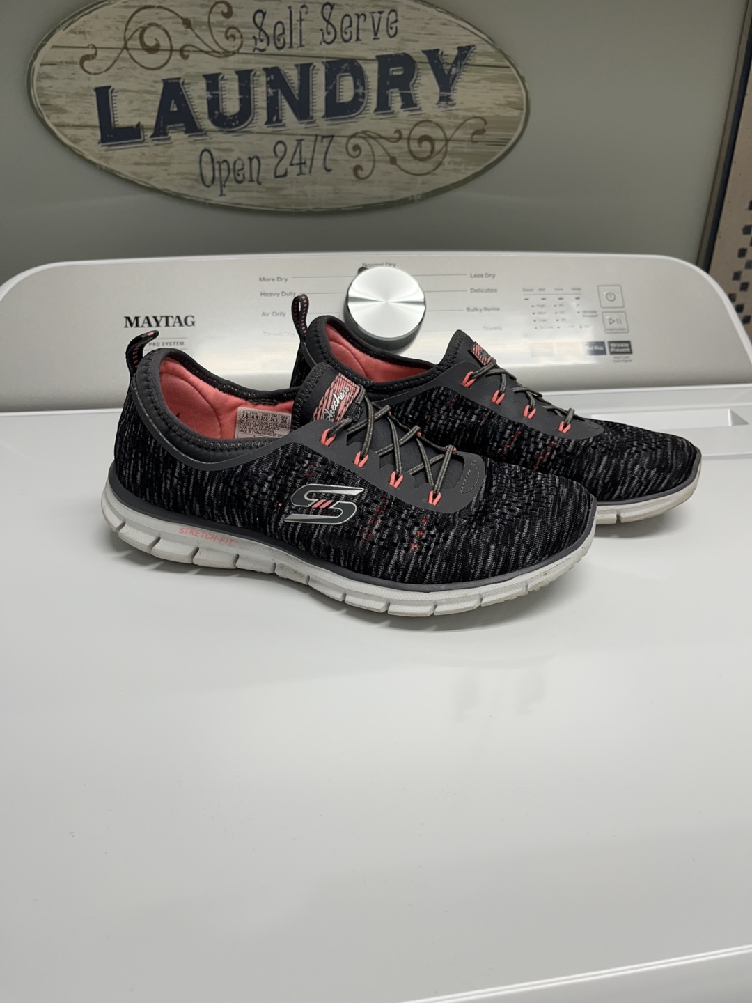 Women’s Skechers Air-Cooled Memory Foam Size 7.5