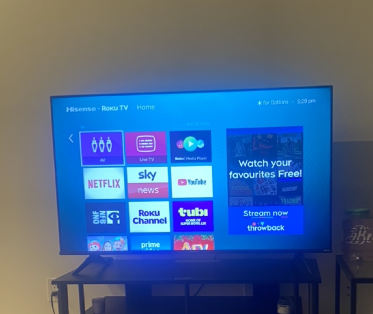 Hisense 50" R6 Series Roku TV - UHD 4K Smart TV
