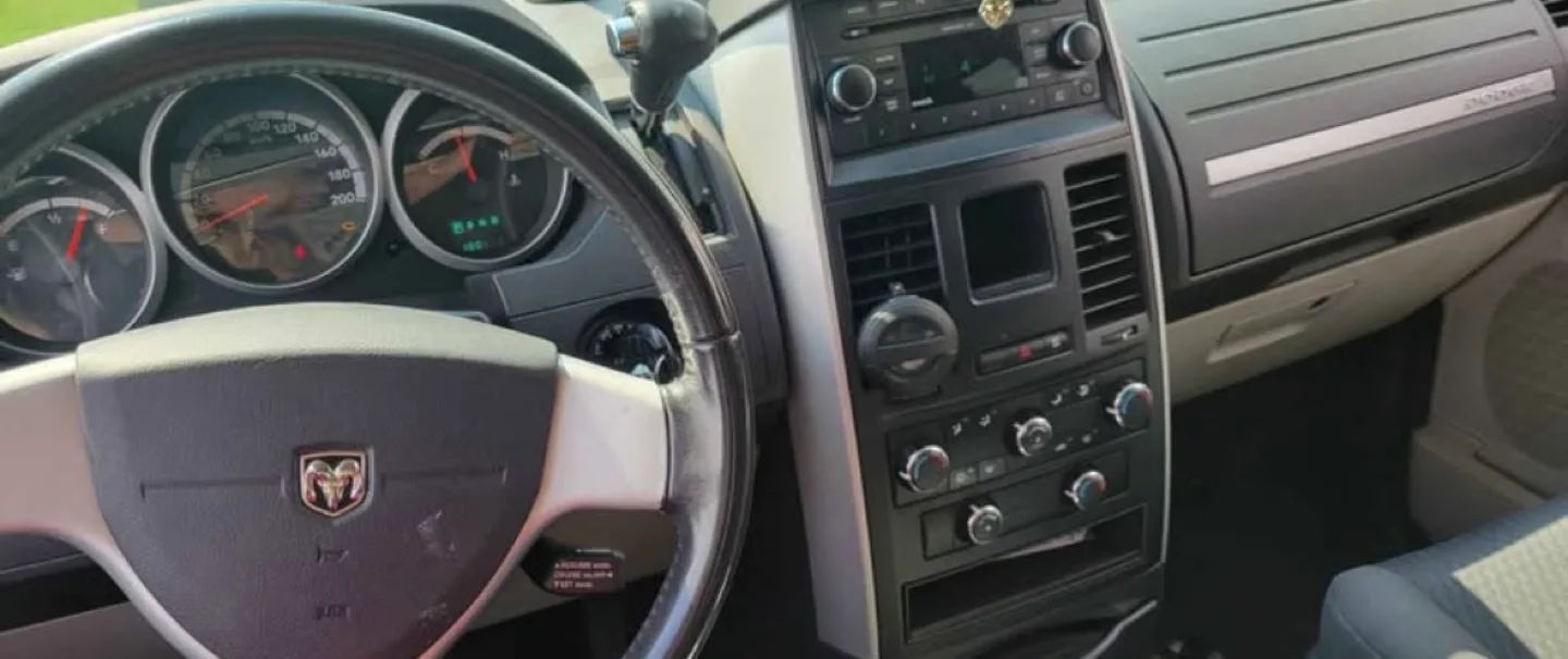 2010 Dodge Grand Caravan image indicator(3)