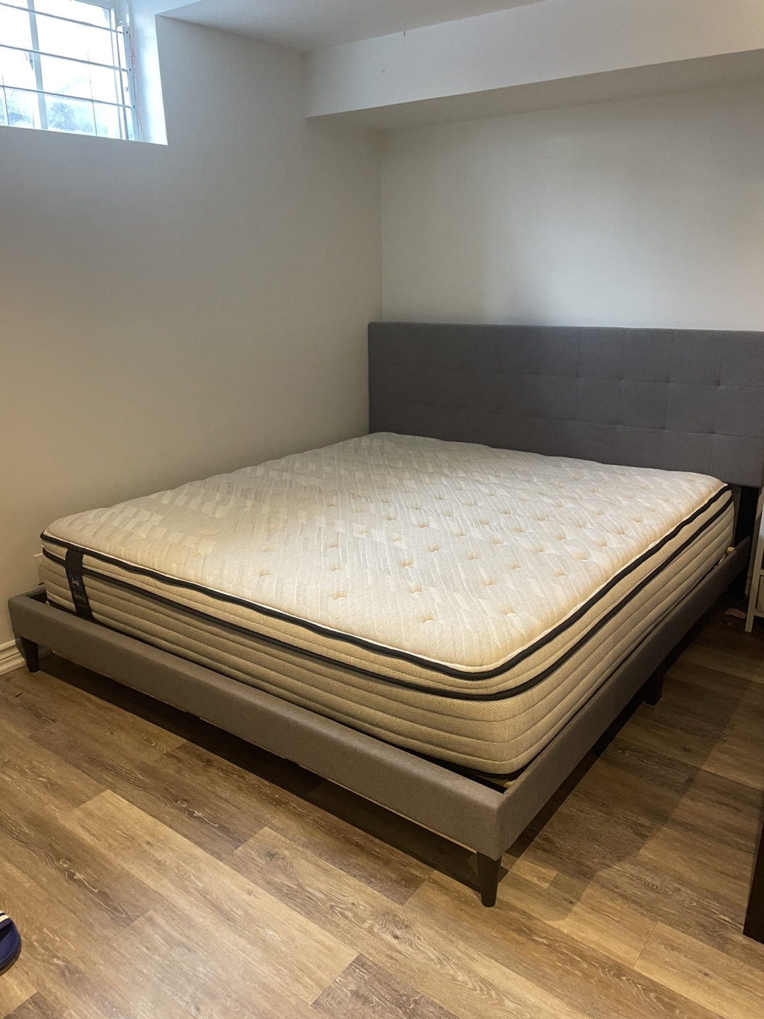 Sealy Posturepedic King Mattress and Platform Bed Frame - photo 3