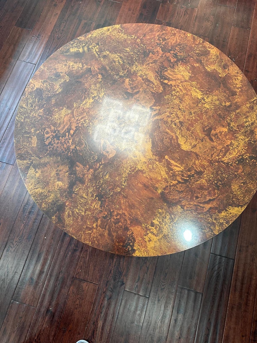 Round Coffee Table with Unique Top