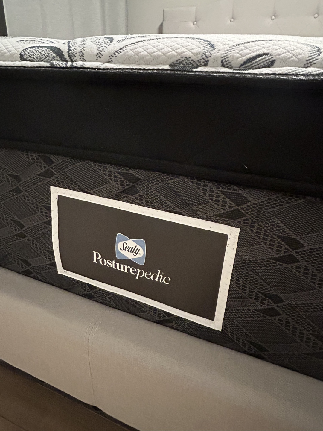 Sealy Posturepedic Mattress and Headboard Set - photo 3