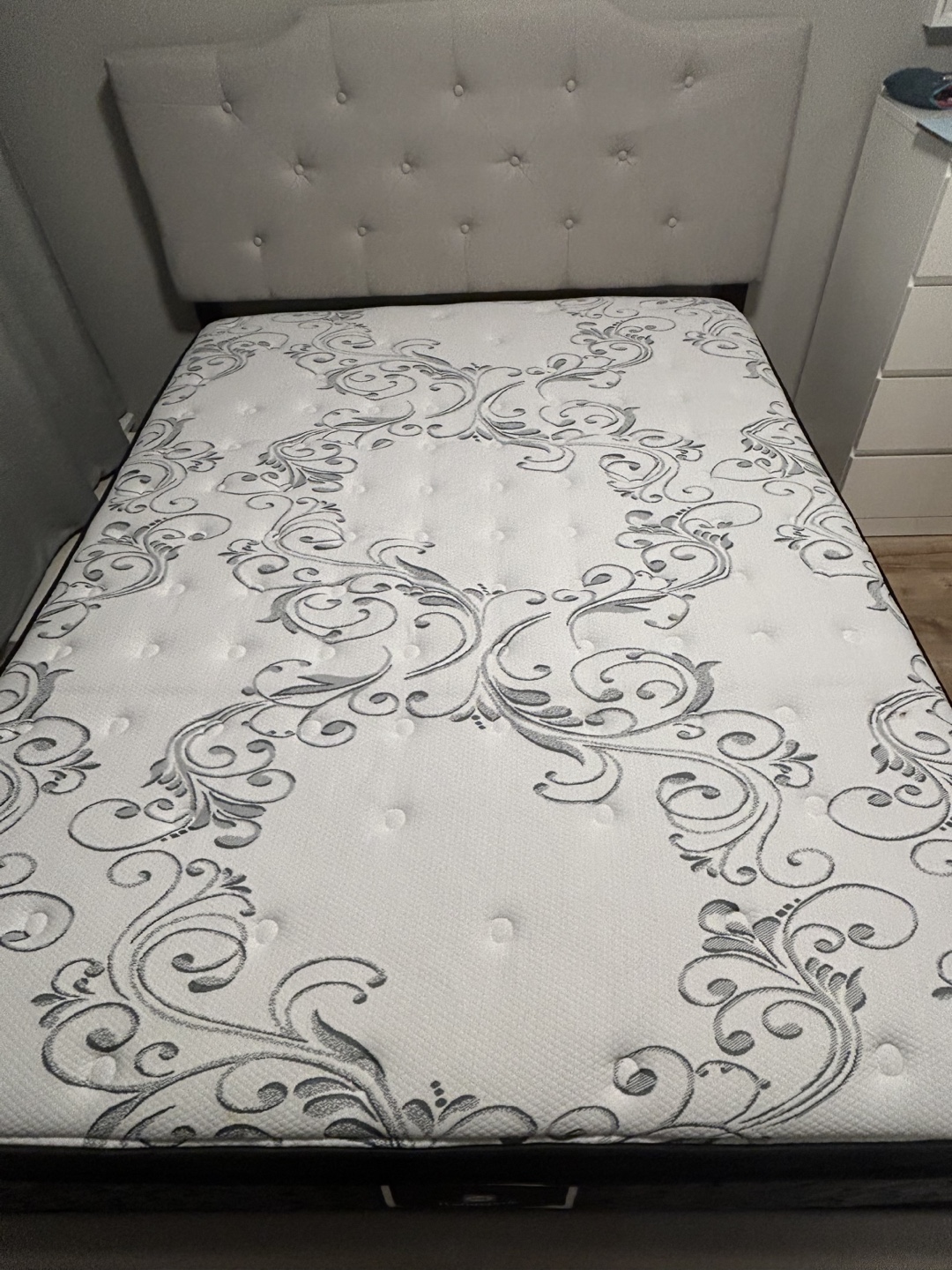 Sealy Posturepedic Mattress and Headboard Set - photo 2