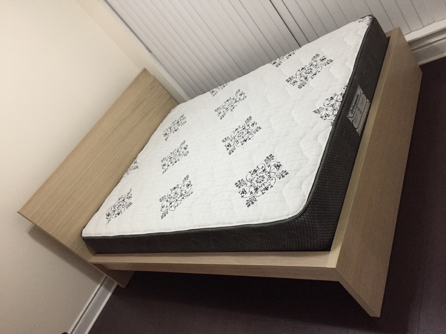 Queen Size Orthopedic Mattress – Very Good Condition
