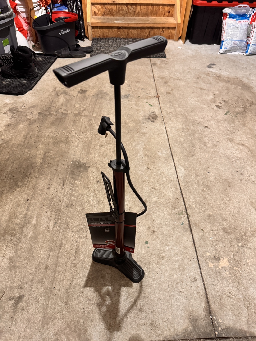 Hyper 26" Mountain Bike + Bell Helmet + Zephyr Bicycle Pump - photo 4