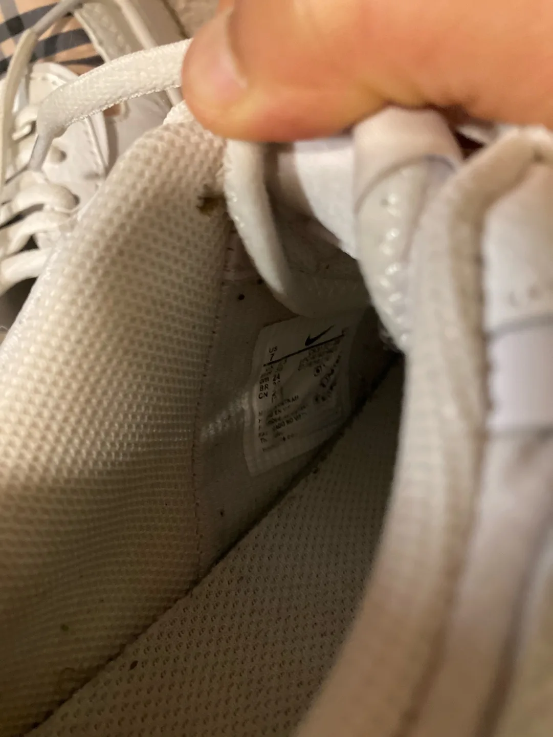 Women’s Nike Shoes Size 7US image indicator(5)