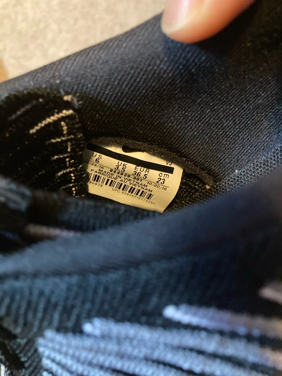 Women’s Nike Shoes Size 6US image indicator(4)