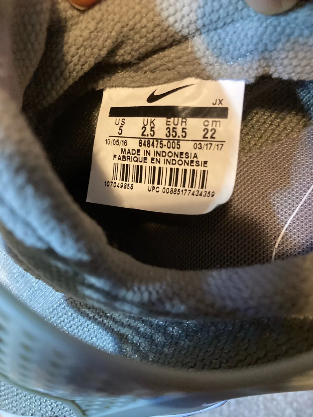 Women’s Nike Shoes Size 5US image indicator(5)