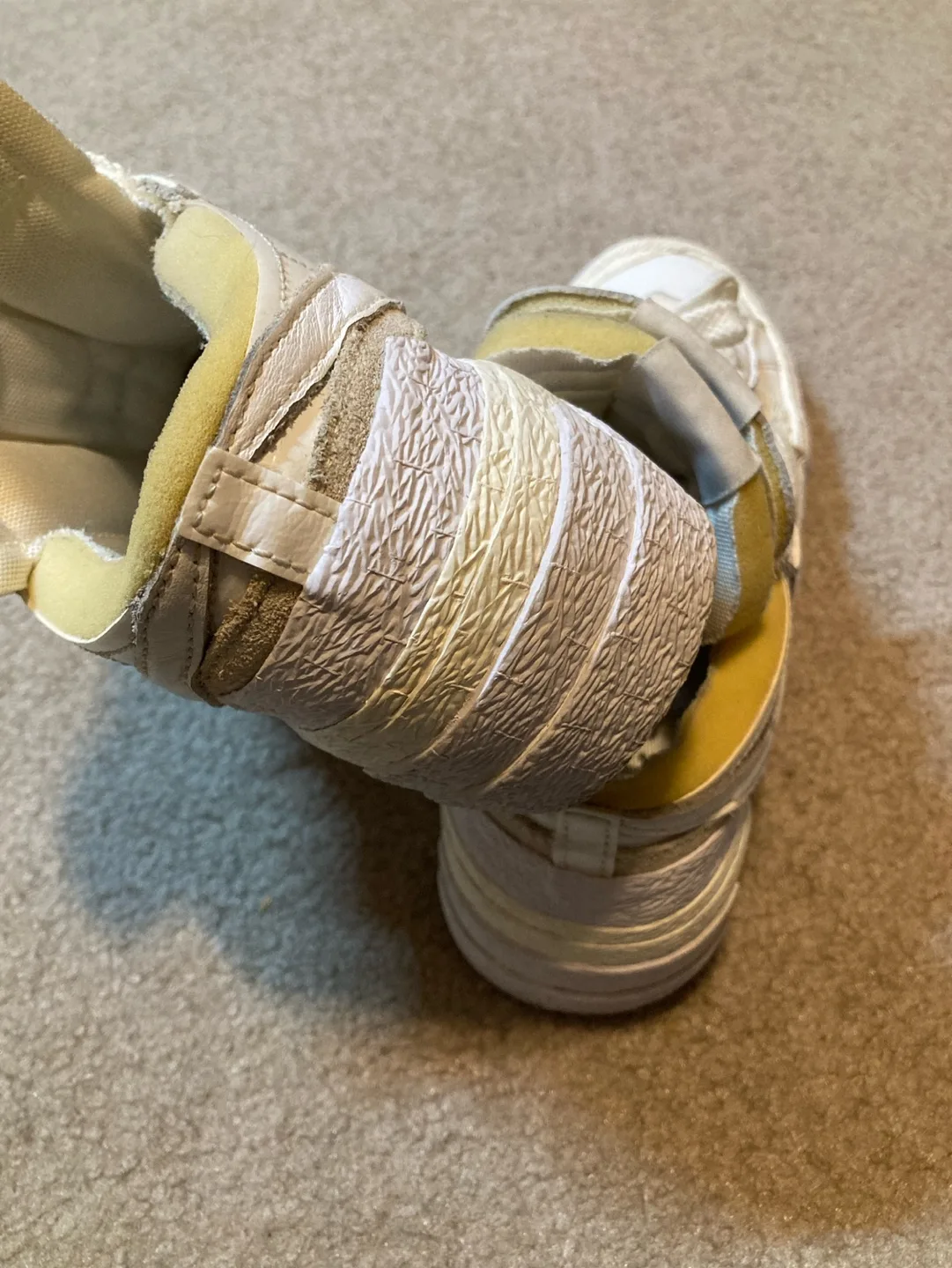 Nike Blazer Low Sacai Patent Leather image indicator(4)