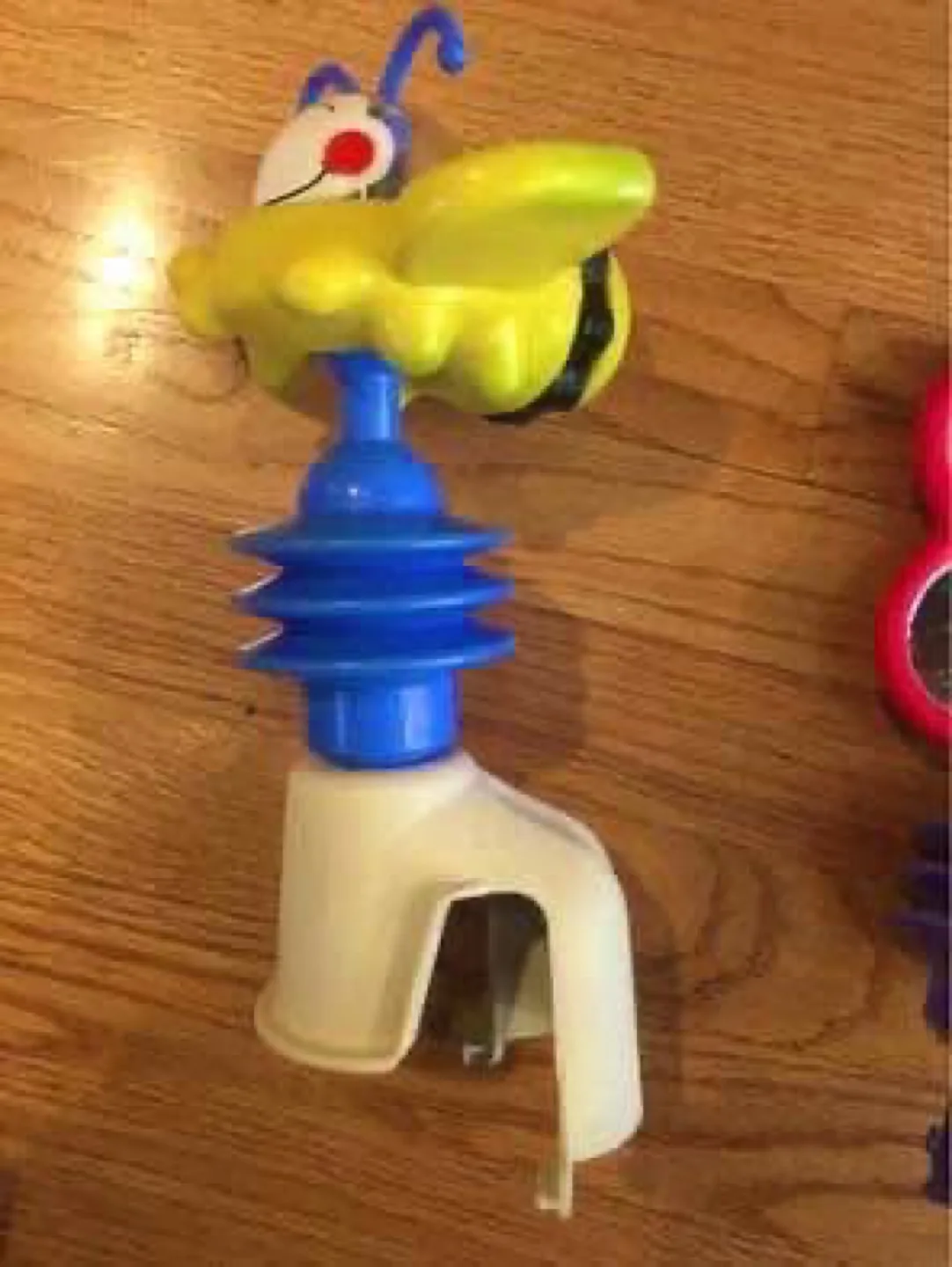 Universal high chair toys   Keeps food off the floor image indicator(7)