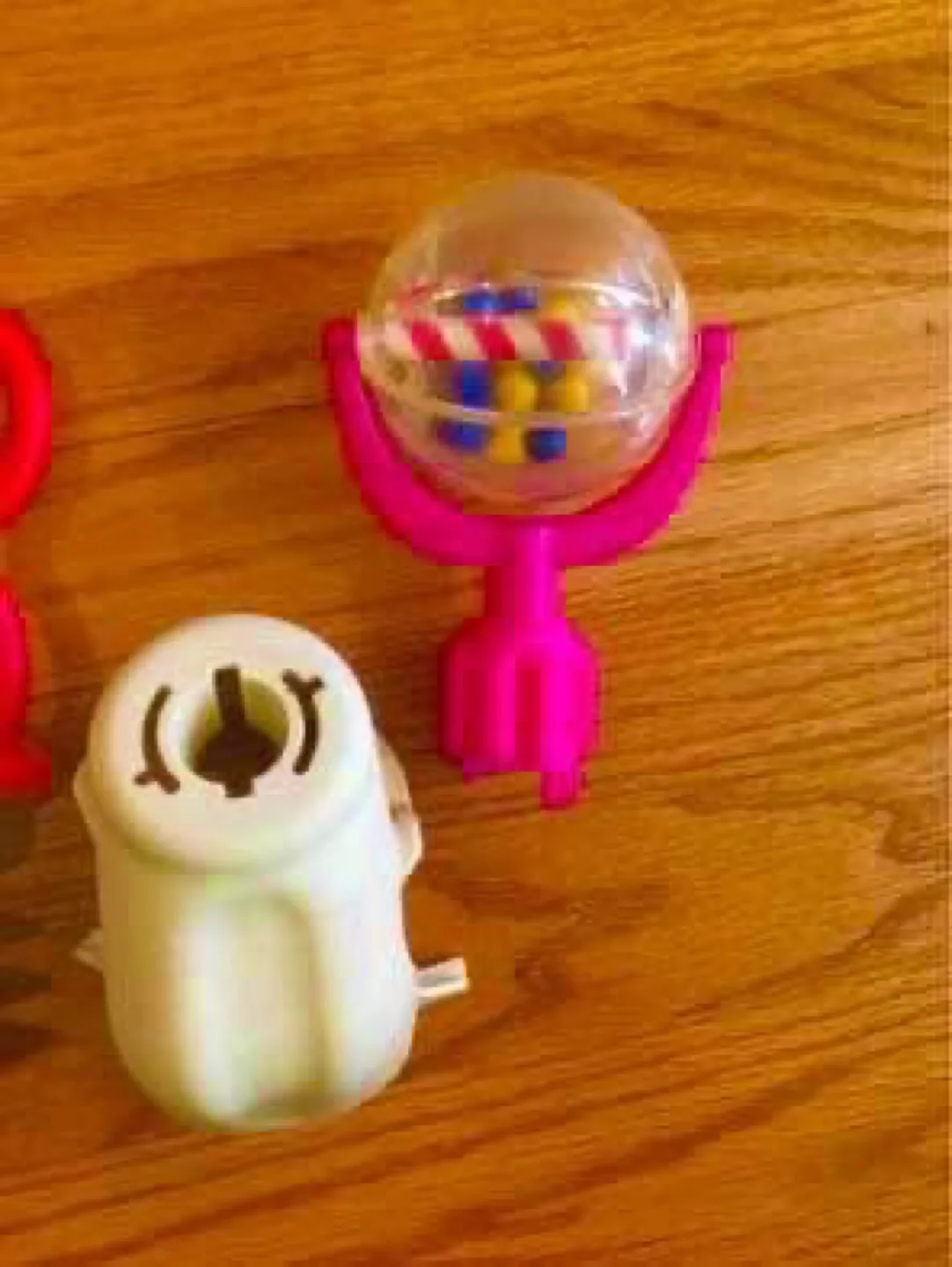 Universal high chair toys   Keeps food off the floor image indicator(8)