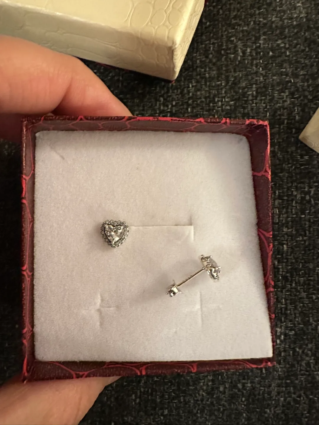 Heart Stud Earrings image indicator(2)