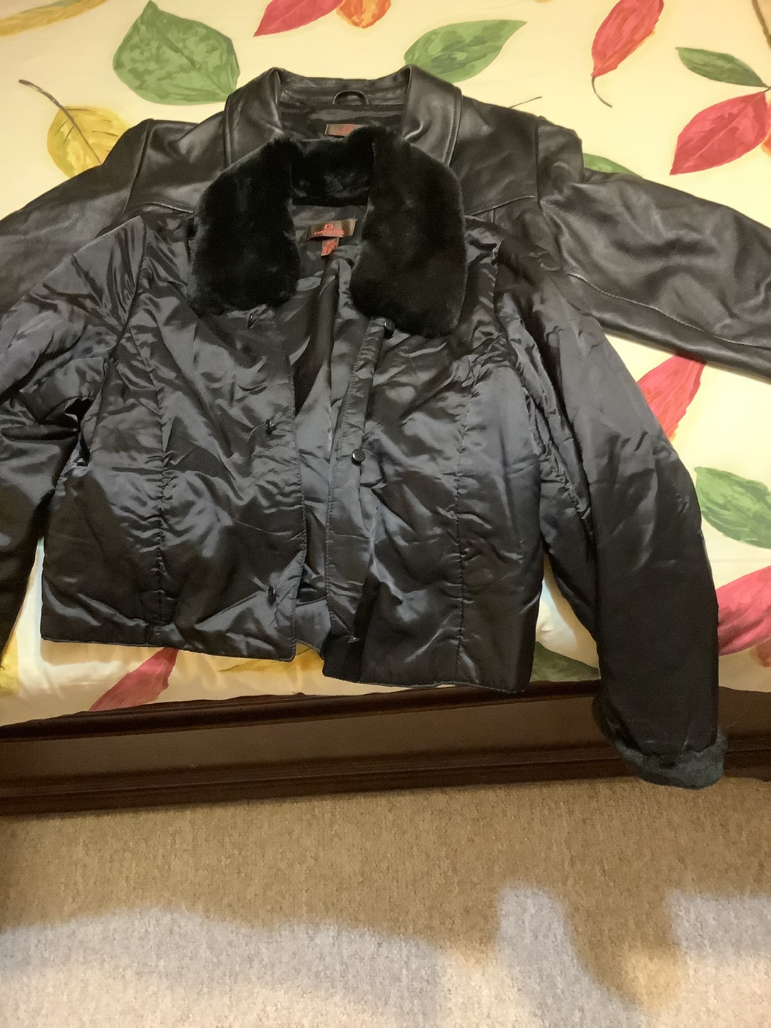 Women's Black Leather Jacket with Faux Fur Collar - Size M/L - photo 3