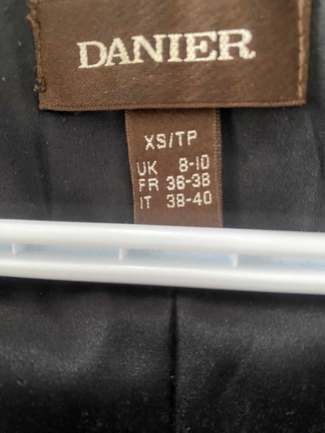 Danier Leather Coat - Size XS/TP fits more like medium - photo 2
