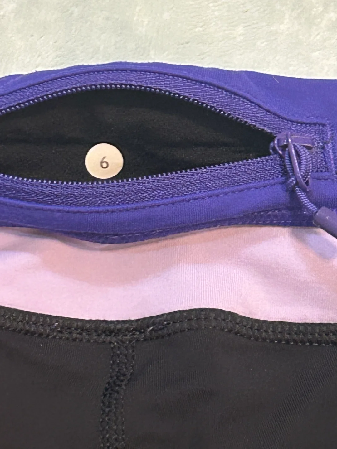 Lululemon Black Purple Crop Leggings Size 6 image indicator(2)