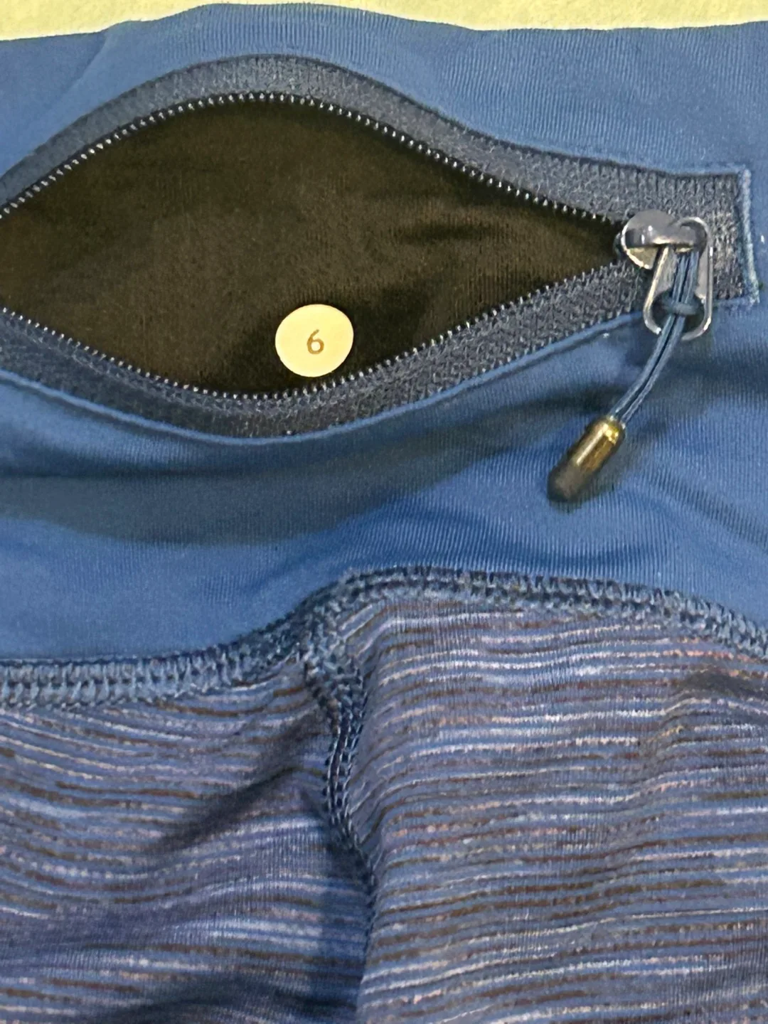 Lululemon Size 6 Blue & Black Cropped Leggings image indicator(4)