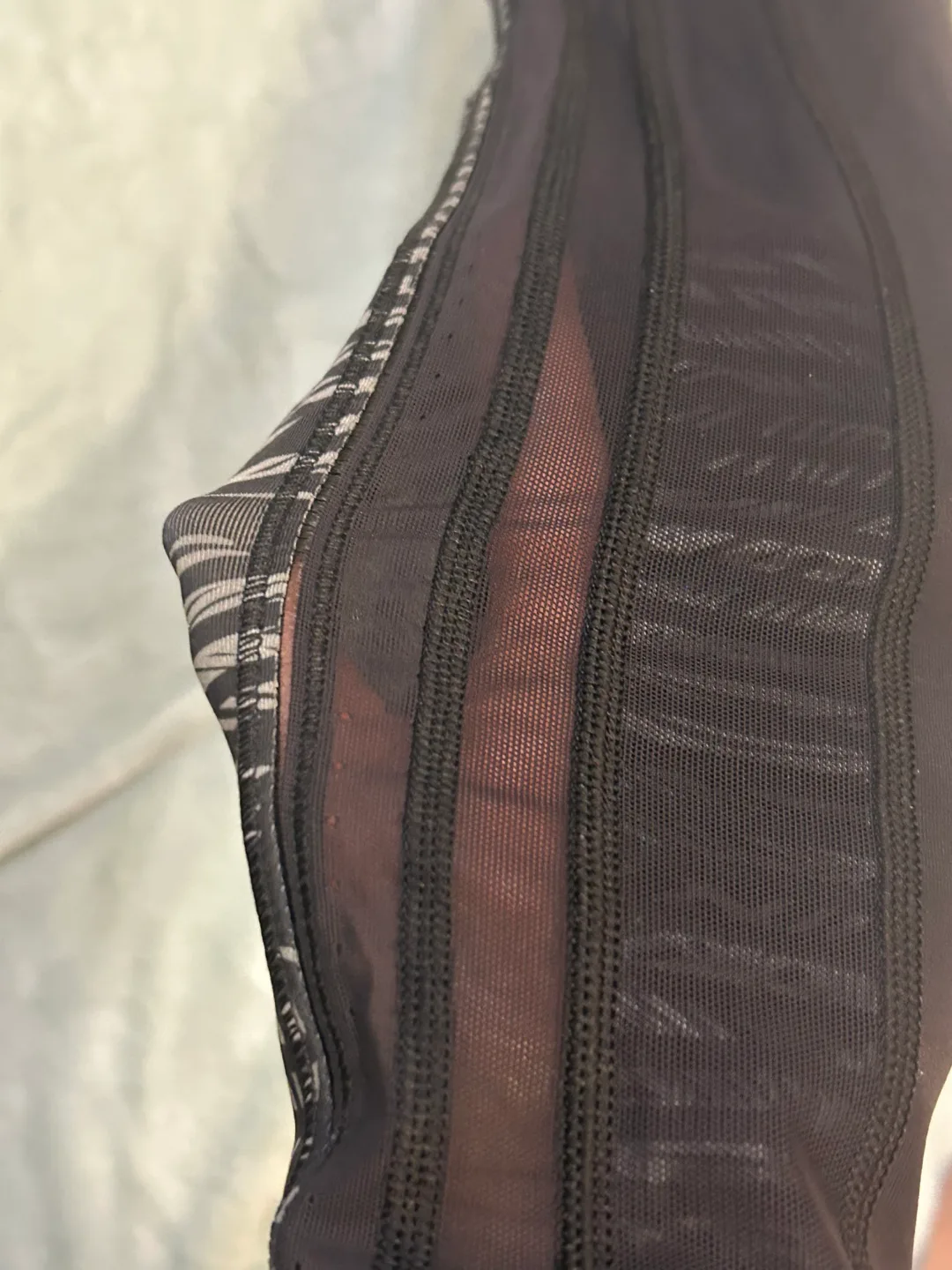 Lululemon Athletica 8 Black and Grey Leggings image indicator(5)