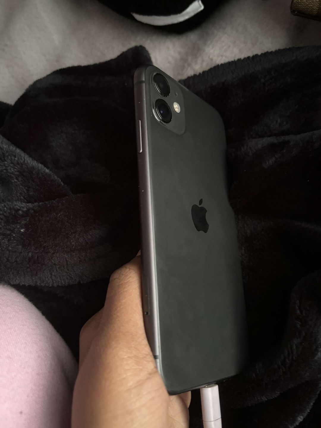 iPhone 11 - black - Used 64gbs 79% battery - photo 4