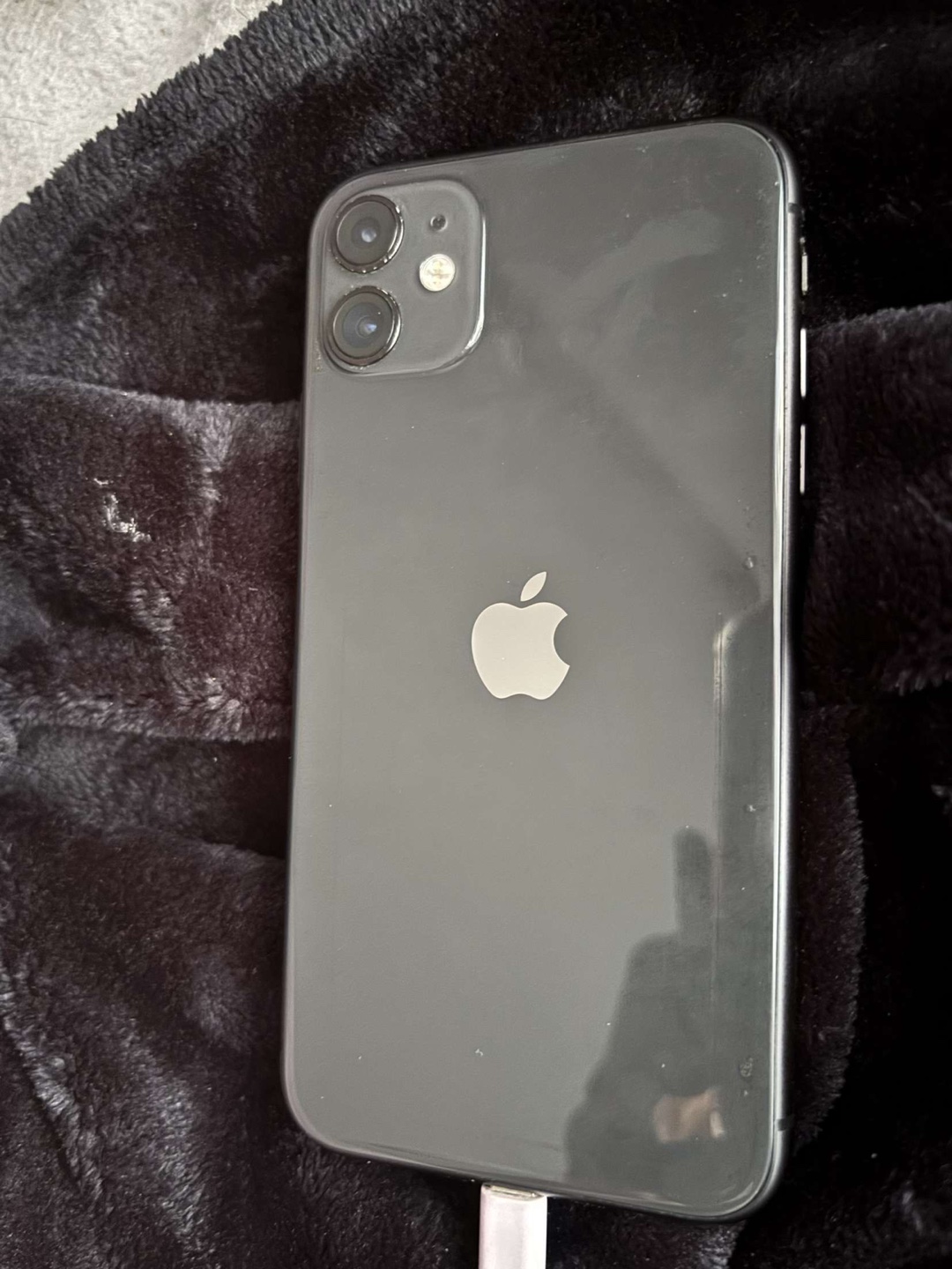 iPhone 11 - black - Used 64gbs 79% battery - photo 3