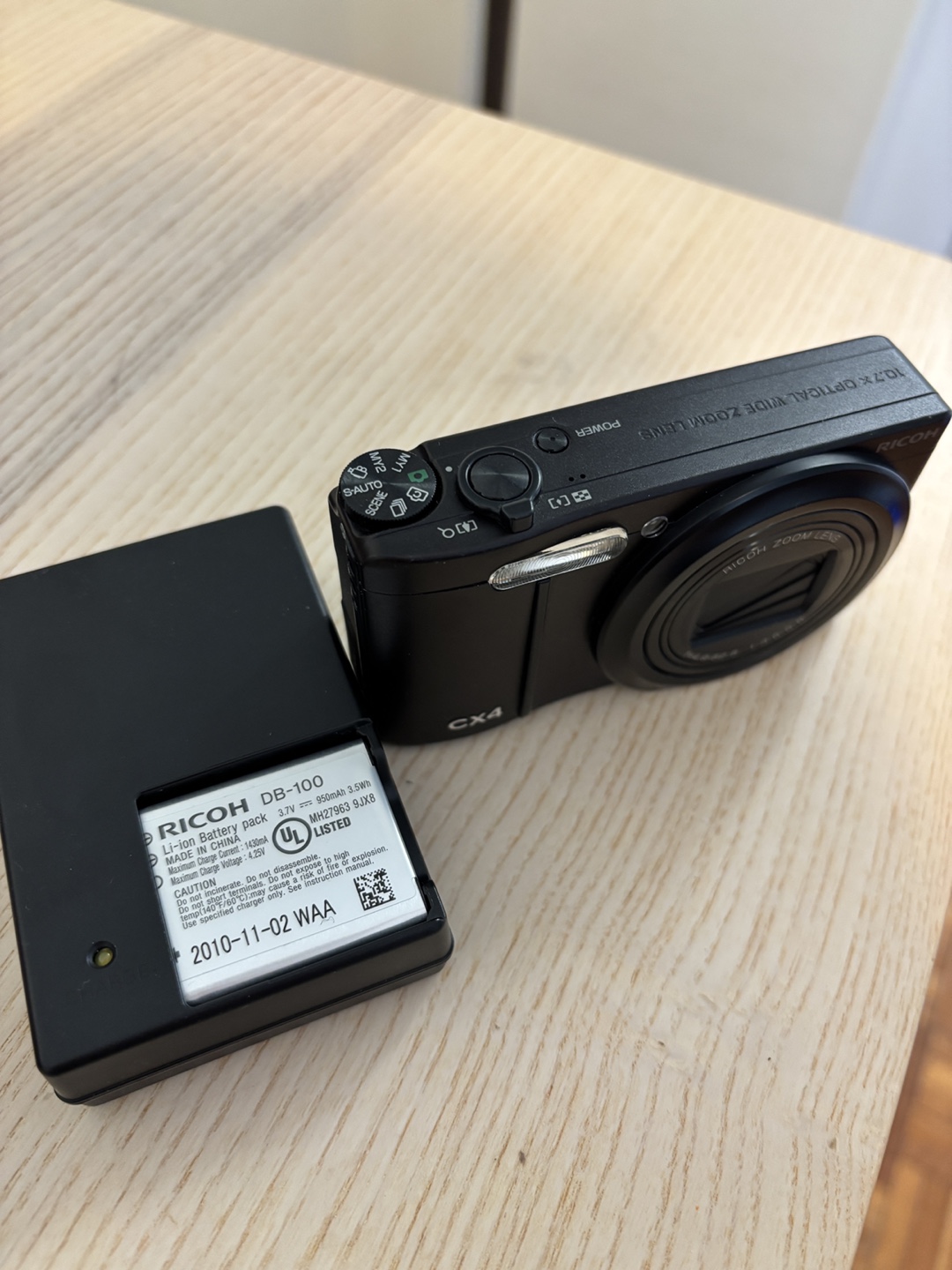 Ricoh CX4 Digital Camera with Charger - photo 3
