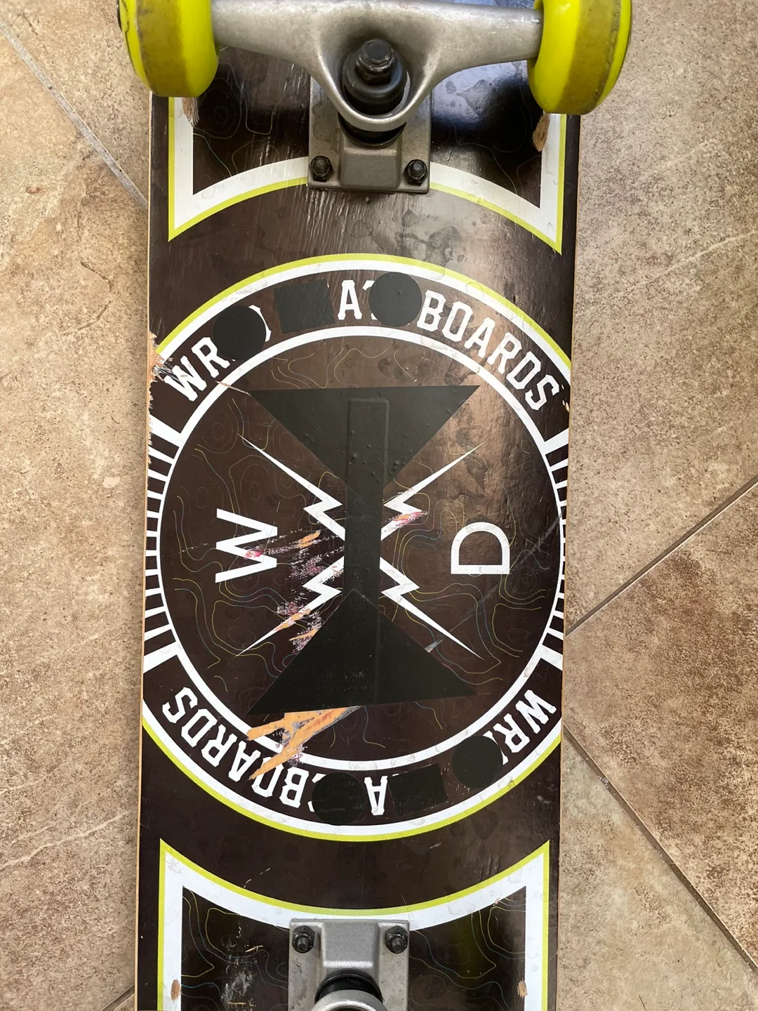 Skateboard (lightly used) image indicator(6)