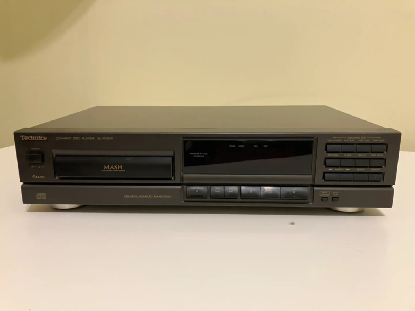 Technics SL-PG480 Compact Disc Player thumbnail