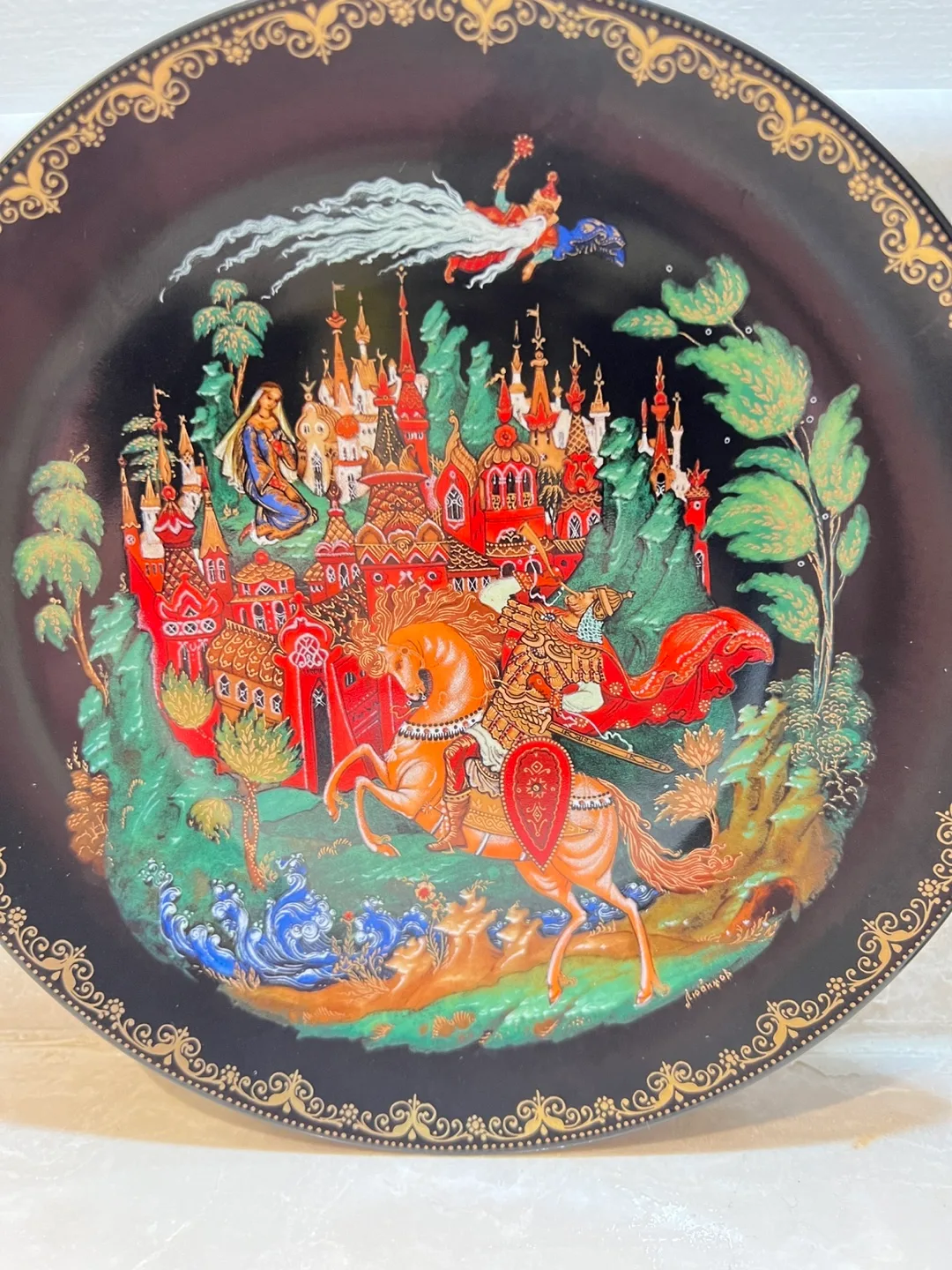 Gorgeous Collectible Numbered Decorative Plate. image indicator(3)