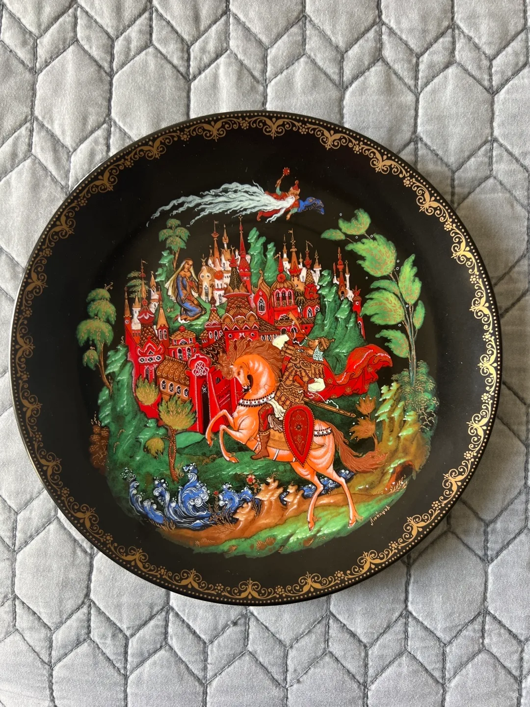 Gorgeous Collectible Numbered Decorative Plate. image indicator(4)