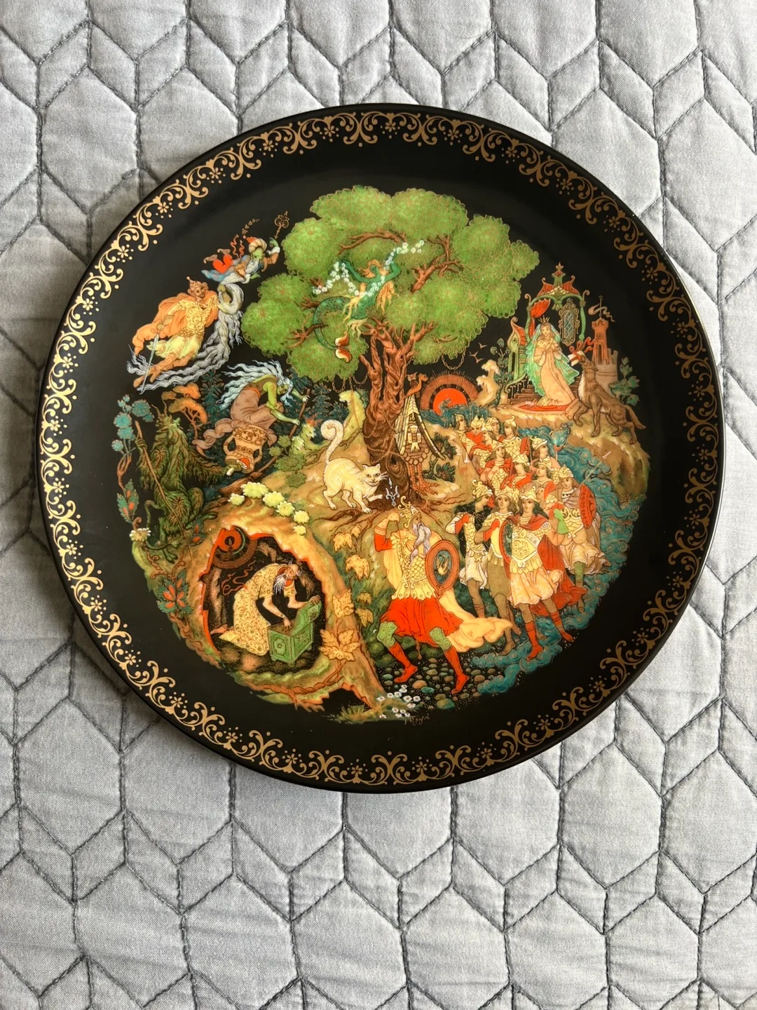 Gorgeous Collectible Decorative Numbered Plate image indicator(4)