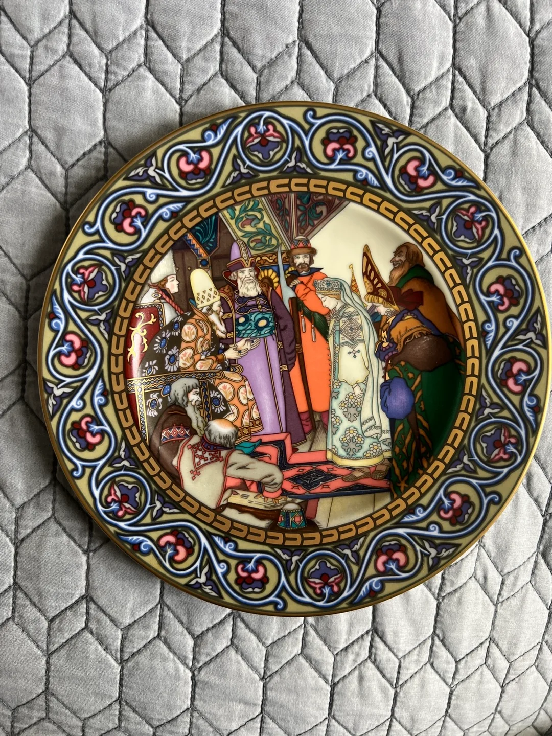 Exquisite Heinrich Villeroy & Boch The Snow Maiden Collectible image indicator(2)