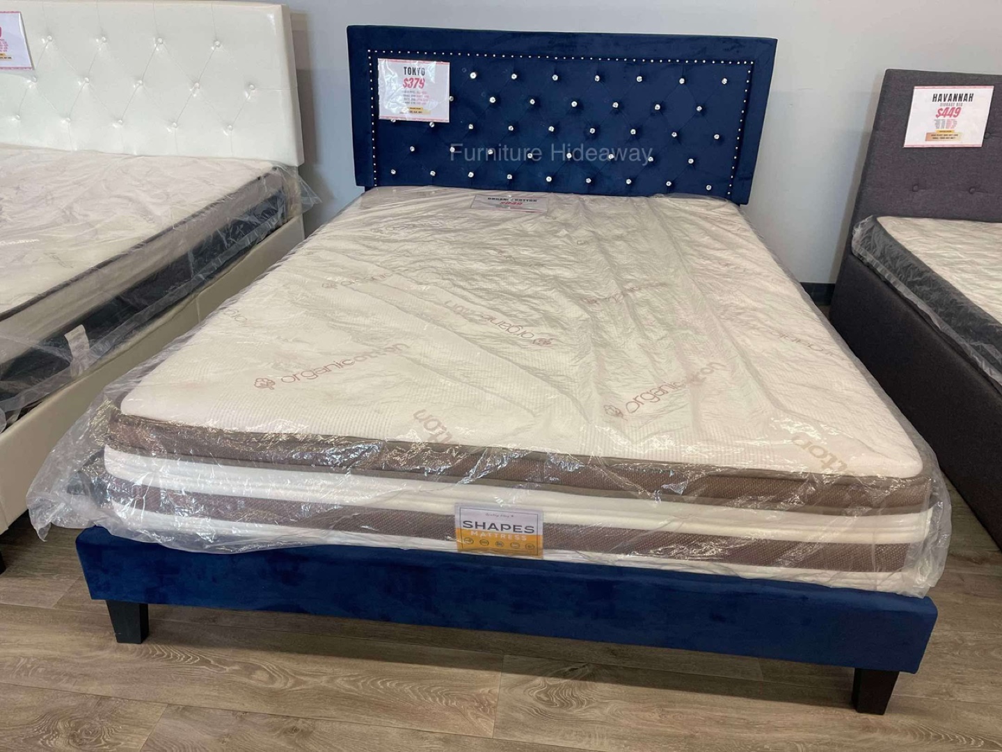 Queen Size Velvet Bed Frame with Crystal Button Tufting - photo 2