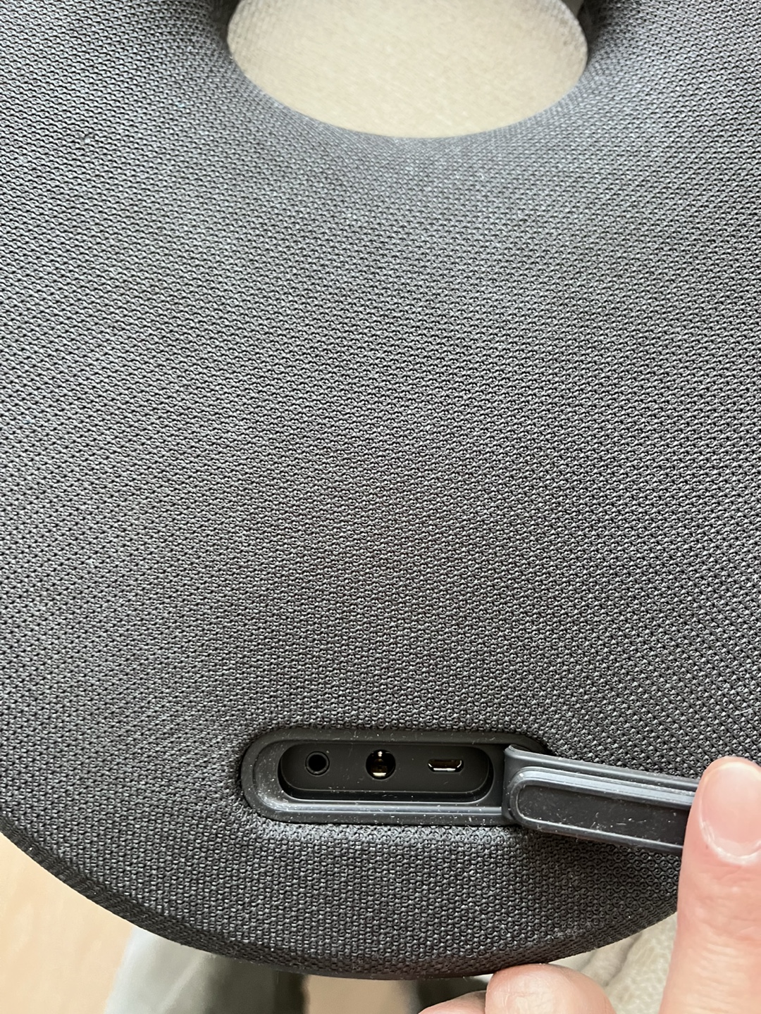 Harman Kardon Onyx Studio 6 Portable Bluetooth Speaker - photo 3