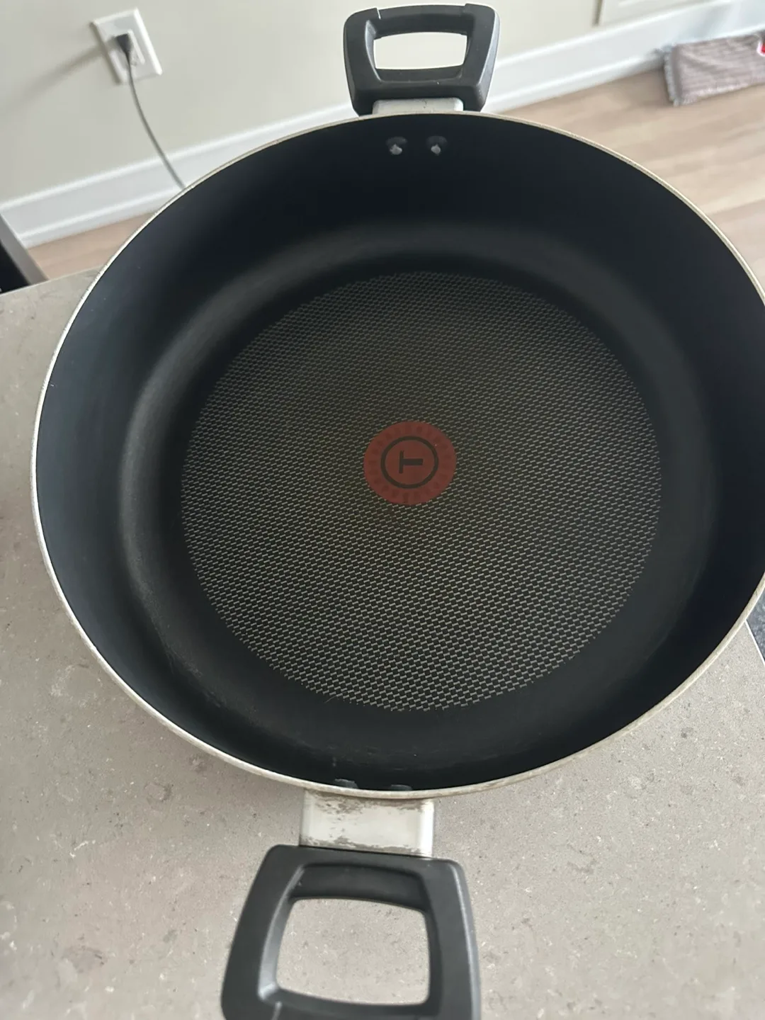 T-fal Cookware Set(9 pieces)- Pots and Pans with Lids image indicator(4)