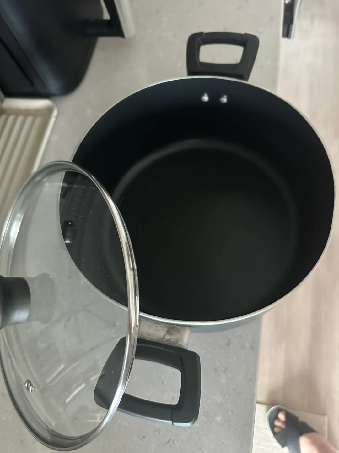 T-fal Cookware Set(9 pieces)- Pots and Pans with Lids image indicator(8)