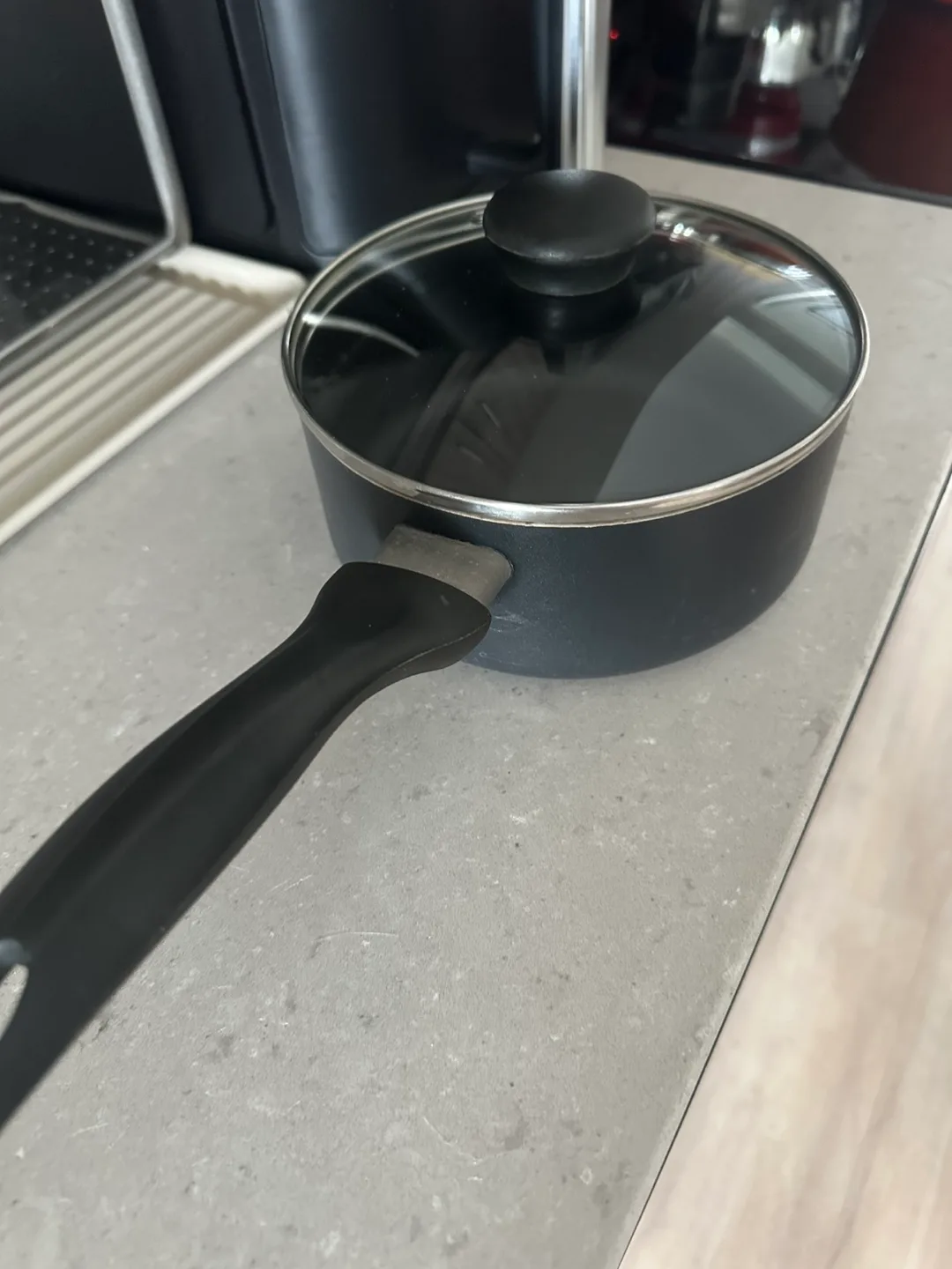 T-fal Cookware Set(9 pieces)- Pots and Pans with Lids image indicator(10)