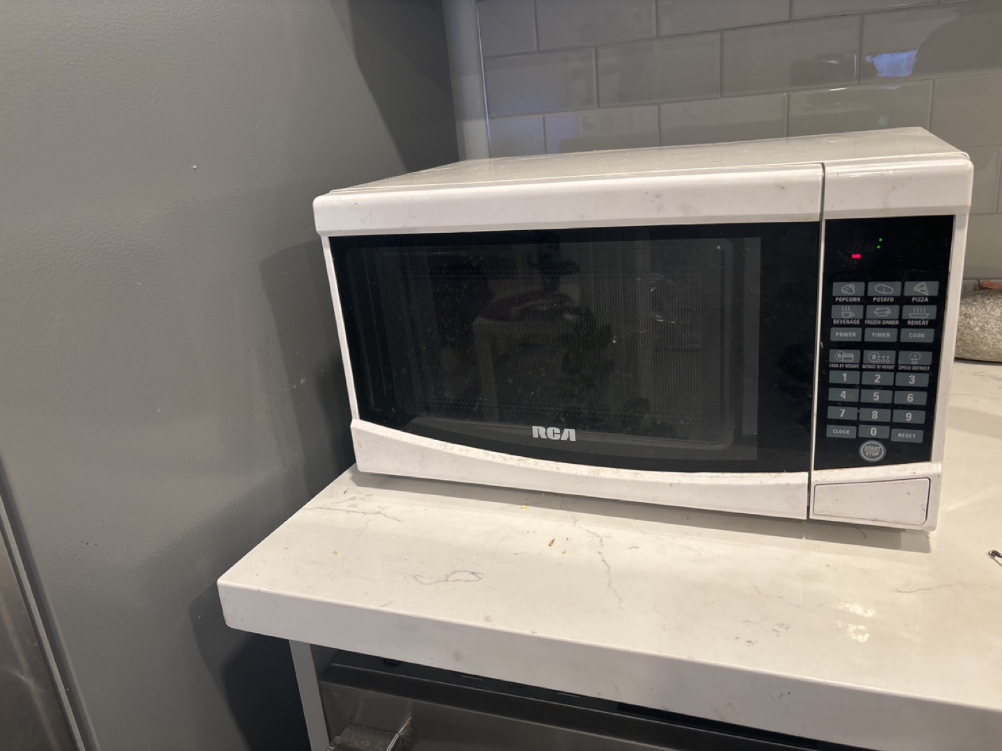 RCA Microwave - Used